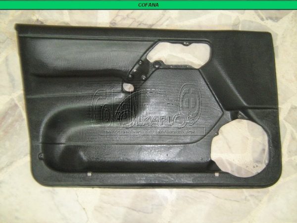 TAPA DE PUERTA DELANTERA IZQUIERDA NEGRA